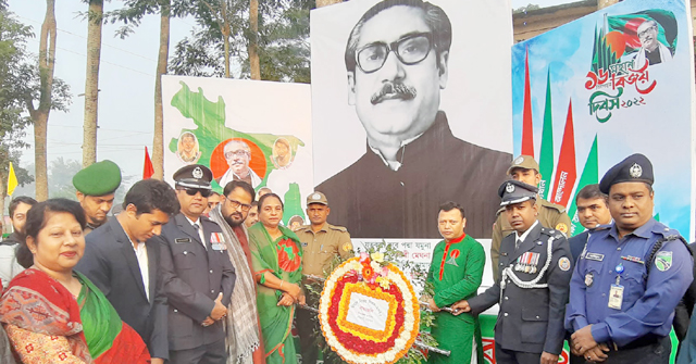 দ্রুত উইকেট হারিয়ে চাপে অস্ট্রেলিয়া