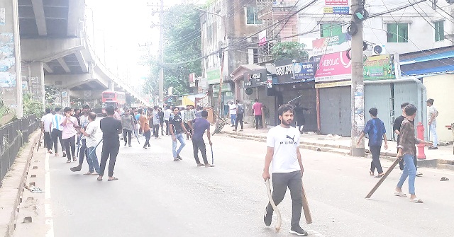 চট্টগ্রামে ছাত্রলীগের সঙ্গে আন্দোলনকারীদের সংঘর্ষে নিহত ২
