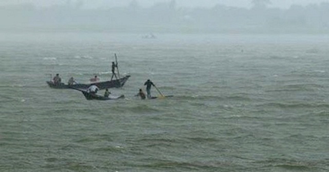 পদ্মায় নৌকাডুবি: কৃষকের মরদেহ উদ্ধার, নিখোঁজ ৩