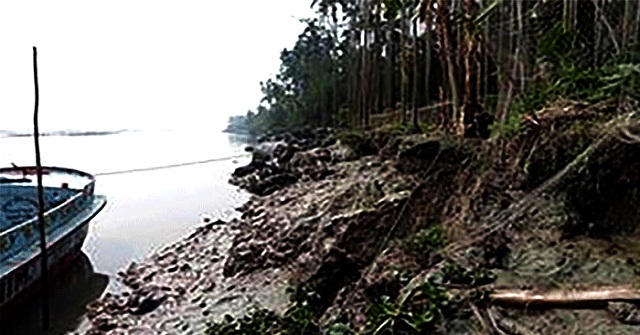 ‘মোগো সব নদীতে গিলে খাইছে’