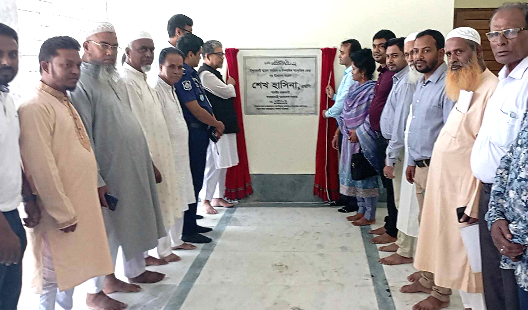 ইন্দুরকানীতে মডেল মসজিদ ও ইসলামিক সাংস্কৃতিক কেন্দ্রের উদ্বোধন 