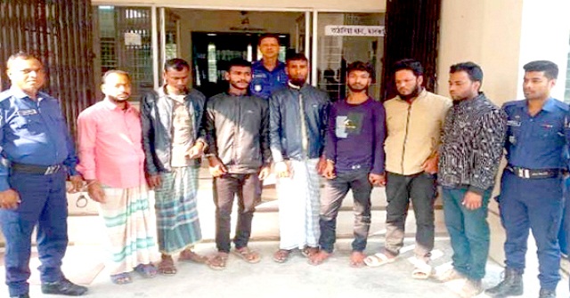 কা‍ঁঠালিয়ায় মাদক ডাকাতিসহ বিভিন্ন মামলায় আটক ৭