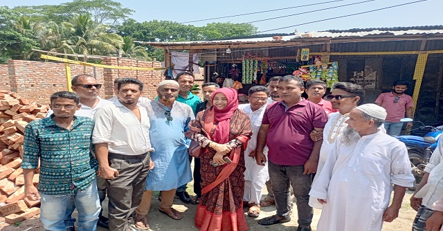 বাবুগঞ্জে চেয়ারম্যান প্রার্থী ফারজানা'র আনারস প্রতীকের প্রচারনায় এস এস সি '৯৭ ব্যাচ 