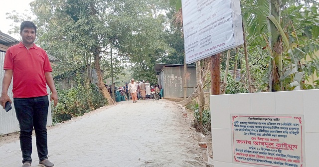 মঠবাড়িয়ায় দুটি সড়ক নির্মাণ