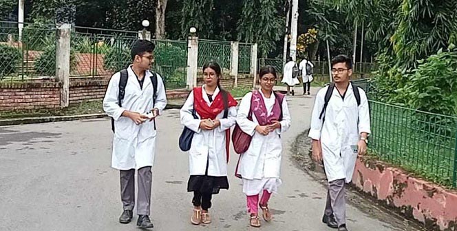 শেবাচিমে দুইজোড়া যমজ শিক্ষার্থী!