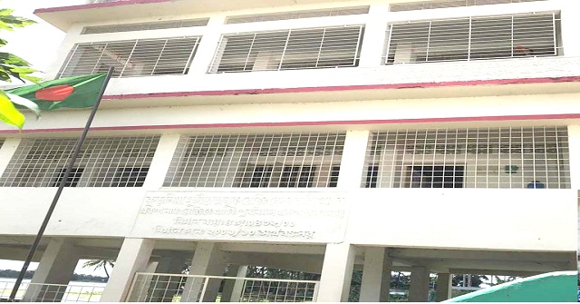  উজিরপুরে শিক্ষিকার হামলায় শিক্ষার্থীর মা ছয়ঘন্টা জ্ঞান হারিয়ে হাসপাতালে