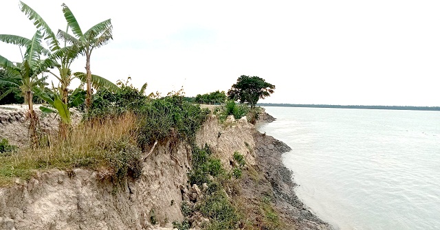 পায়রায় ভাঙনে আতঙ্কে ৬ গ্রামের মানুষ