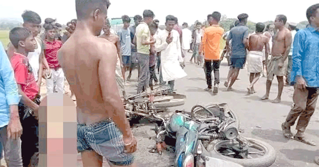 কলমাকান্দায় দুই বাইকের সংঘর্ষে তিন কিশোর নিহত 