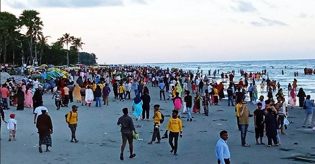 ৩ দিনের ছুটিতে কুয়াকাটায় পর্যটকদের ভিড়