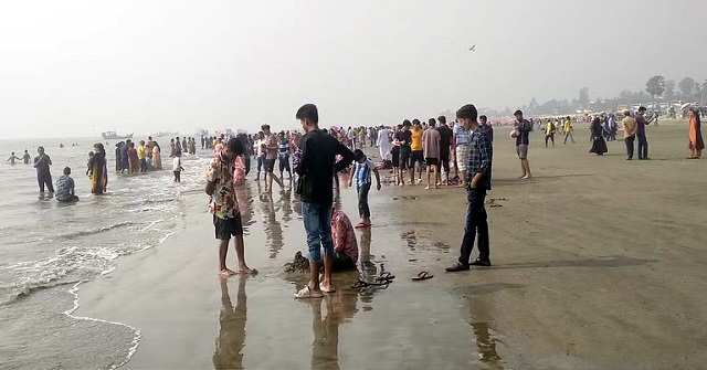 কুয়াকাটায় হোটেল বুকিংয়ের হিড়িক 