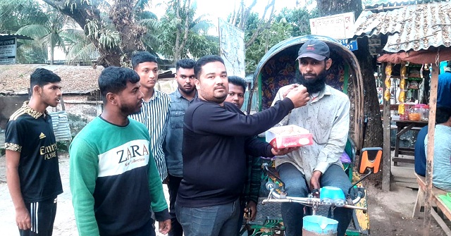  বিএনপির ধর্ম বিষয়ক সম্পাদক হলেন জামাল, এলাকায় মিষ্টি বিতরণ