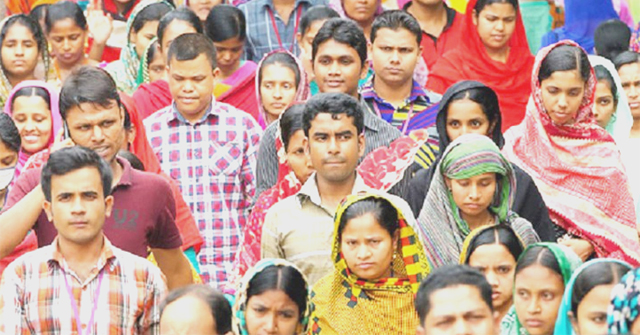 প্রধানমন্ত্রীর পদত্যাগ দাবিতে মালয়েশিয়ার সংসদে বিরোধীদের মিছিল