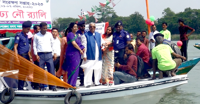 ঝালকাঠিতে জাটকা সংরক্ষণ সপ্তাহ উপলক্ষে সুগন্ধা নদীতে নৌ র‌্যালি