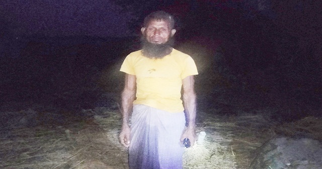 মারধর করে কৃষকের গোয়াল ঘর ভাঙচুর 