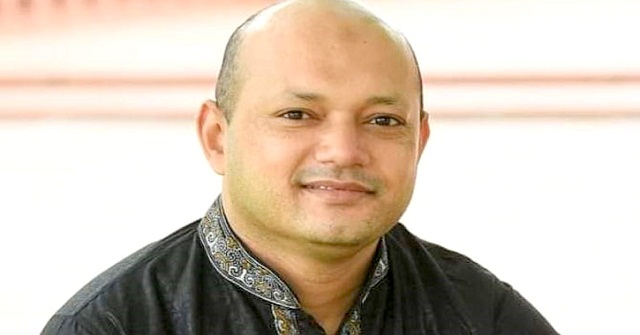 ভিসি-রেজিস্ট্রারের ছবিসহ পোস্টার ছাপিয়ে ফাঁসি দাবি, অধ্যাপক বরখাস্ত