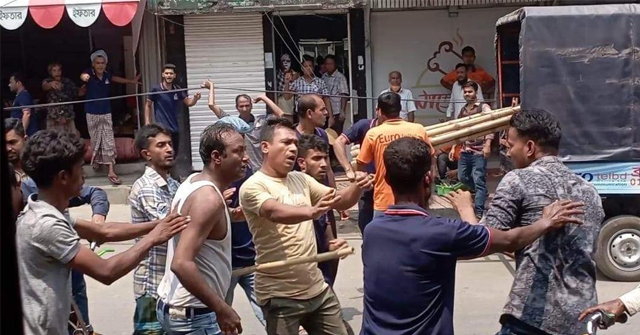 বগুড়া রোডে ইন্টারনেট কর্মীদের ওপর হামলা, আহত ৭