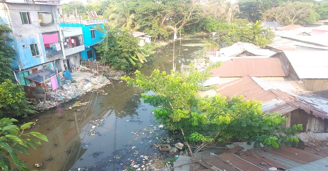নতুন বাজারে অবাধে চলছে স্বামী-স্ত্রী মাদক বাণিজ্য