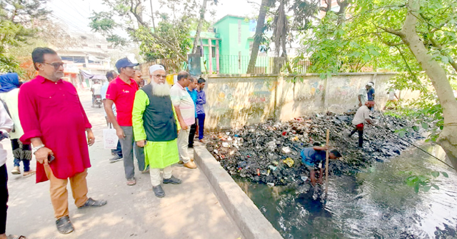 ঝালকাঠি শহরের খাল পরিস্কার শুরু