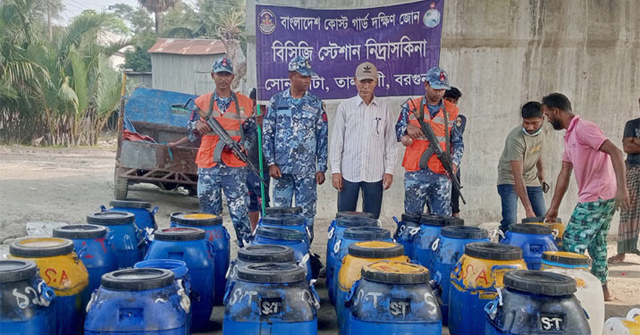 বরগুনায় সোয়া ৬ লাখ চিংড়ির রেণু পোনা জব্দ