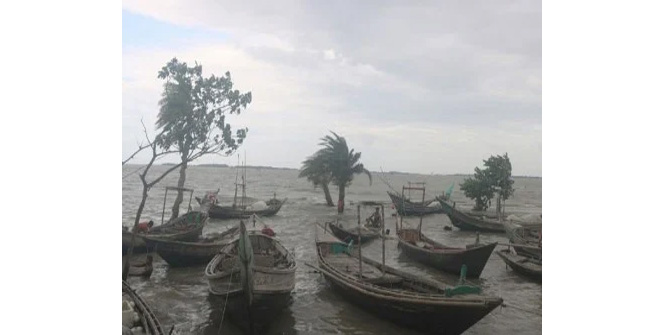 বরিশালে ৭ নদীর পানি বিপৎসীমার ওপরে