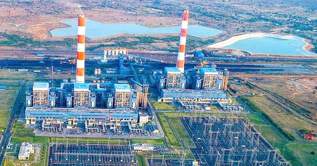 বাংলাদেশে বিদ্যুৎ সরবরাহ ৪০ শতাংশের নিচে নামিয়ে আনল আদানি