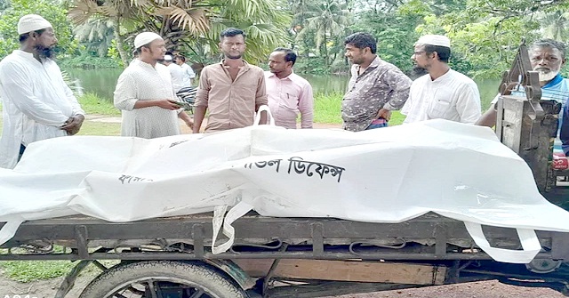 ছেলের মরদেহ নিয়ে বাড়ি ফেরার পথে সড়ক দুর্ঘটনায় মায়েরও মৃত্যু