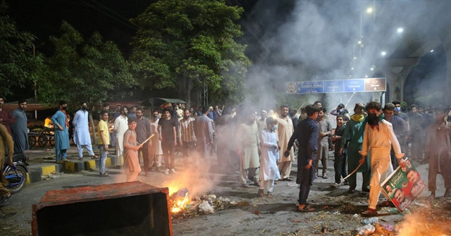 পাকিস্তানের সাবেক পররাষ্ট্রমন্ত্রীসহ গ্রেফতার ১৯০০