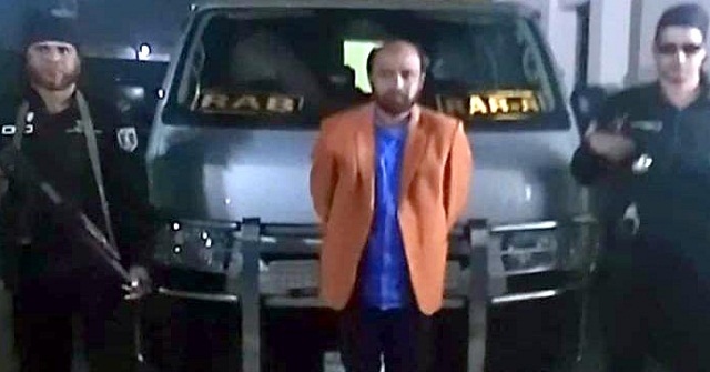 মঠবাড়িয়ায় ব্যবসায়ীকে গুলি করে অর্থ-স্বর্ণালংকার ছিনতাই 