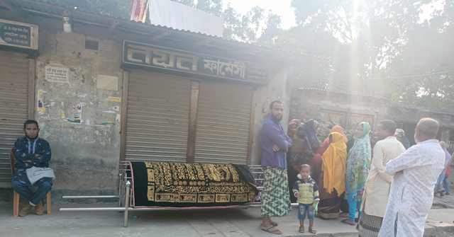 চাঁপাইনবাবগঞ্জে এক রাতেই তিন ভাই বোনের মৃত্যু 