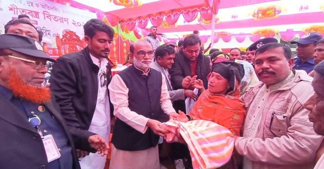 বরগুনায় ফানুস উড়িয়ে প্রবারণা উৎসব শুরু