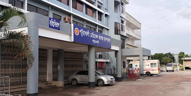 ৮২ কোটি টাকার ভবন হস্তান্তরের আগেই ফাটল !