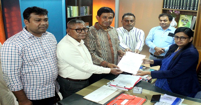 বরিশাল-৩ আসনে মনোনয়নপত্র দাখিল করলেন রাশেদ খান মেনন