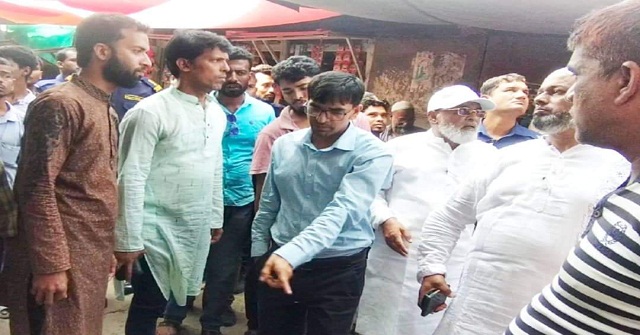 মোংলা শহর পরিচ্ছন্নতায় পৌরসভার উচ্ছেদ অভিযান