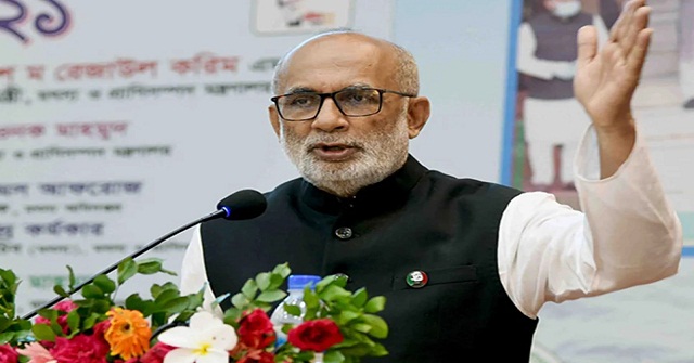 বাঙালি জাতিকে দমিয়ে রাখা সম্ভব নয় : শ ম রেজাউল করিম 