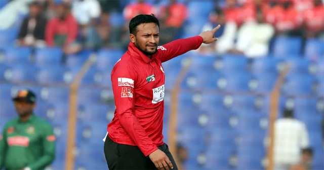 ওমরাহ শেষে দেশে সাকিব