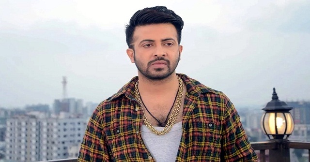 ‘প্রেমিক’ নিয়ে বিরক্ত শাকিব খান