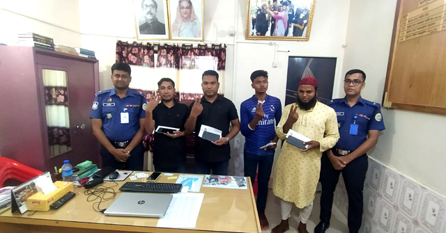 জলসদ্যুদের থেকে মনপুরায় ৭ মাঝির মুক্তিপণের দেড় লক্ষ টাকা উদ্ধার 