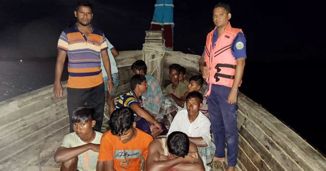 ভোলায় ৮ জেলেকে ২০ হাজার টাকা জরিমানা, দুই ট্রলার জব্দ