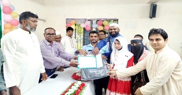 বাবুগঞ্জে গাউছুল আজম মাইজভান্ডারী মেধাবৃত্তি পুরস্কার বিতরণ 