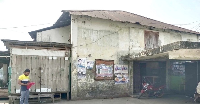 আমতলীতে বঙ্গবন্ধু টাউন হল সংস্কারের  অভাবে পরিত্যাক্ত!