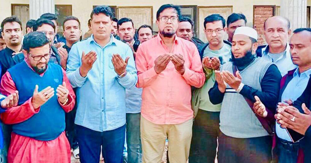 উজিরপুরে উপজেলা চত্বরে বঙ্গবন্ধু ম্যুরালের ভিত্তিপ্রস্তর উদ্বোধন