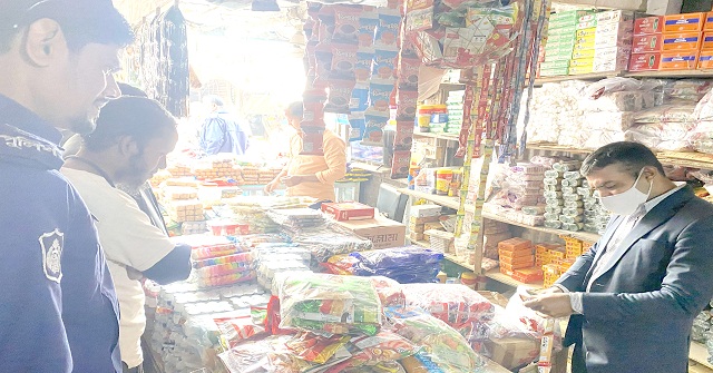 মঠবাড়িয়ায় ভেজাল শিশু খাদ্য মজুদ, দুই প্রতিষ্ঠানকে জরিমানা