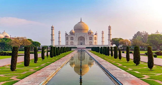 তাজমহলের ইতিহাস পাল্টাতে মামলা, খারিজ সুপ্রিম কোর্টে