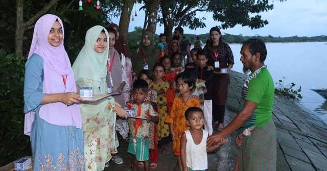বরিশালে শিক্ষা বঞ্চিত শিশুদের মাঝে শিক্ষার উপকরণ বিতরণ