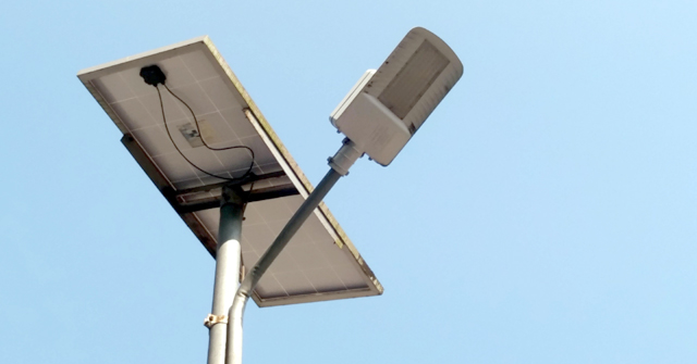 সৌরবাতি বদলে দিয়েছে মঠবাড়িয়ার উপকূলের মানুষের জীবন-যাত্রা