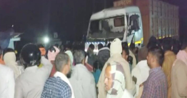 ১২ পুণ্যার্থীকে পিষে মারল বেপরোয়া ট্রাক