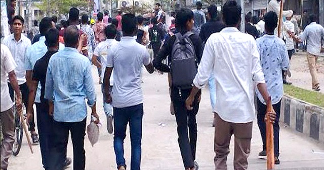 পটুয়াখালীতে আ'লীগ-বিএনপির সংঘর্ষ