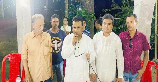 বাবুগঞ্জে পূজামণ্ডপ পরিদর্শন করলেন মিজানুর রহমান