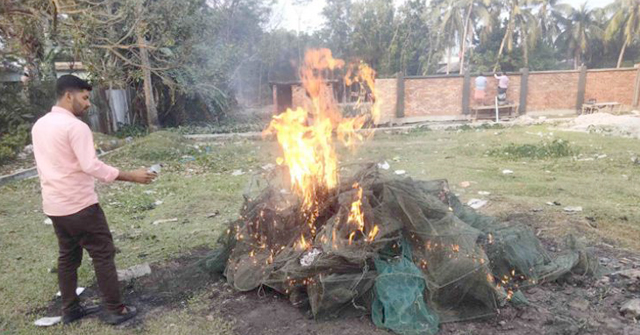 আগৈলঝাড়ায় ২০ হাজার মিটার অবৈধ জাল জব্দ
