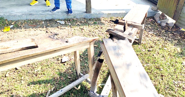 পটুয়াখালীতে ভোটকেন্দ্রে আগুন দিয়েছে দুর্বৃত্তরা